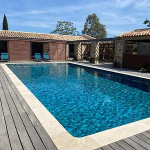 magnifique-villa-avec-piscine-au-coeur-des-vignes.fr-provencehotel.com/